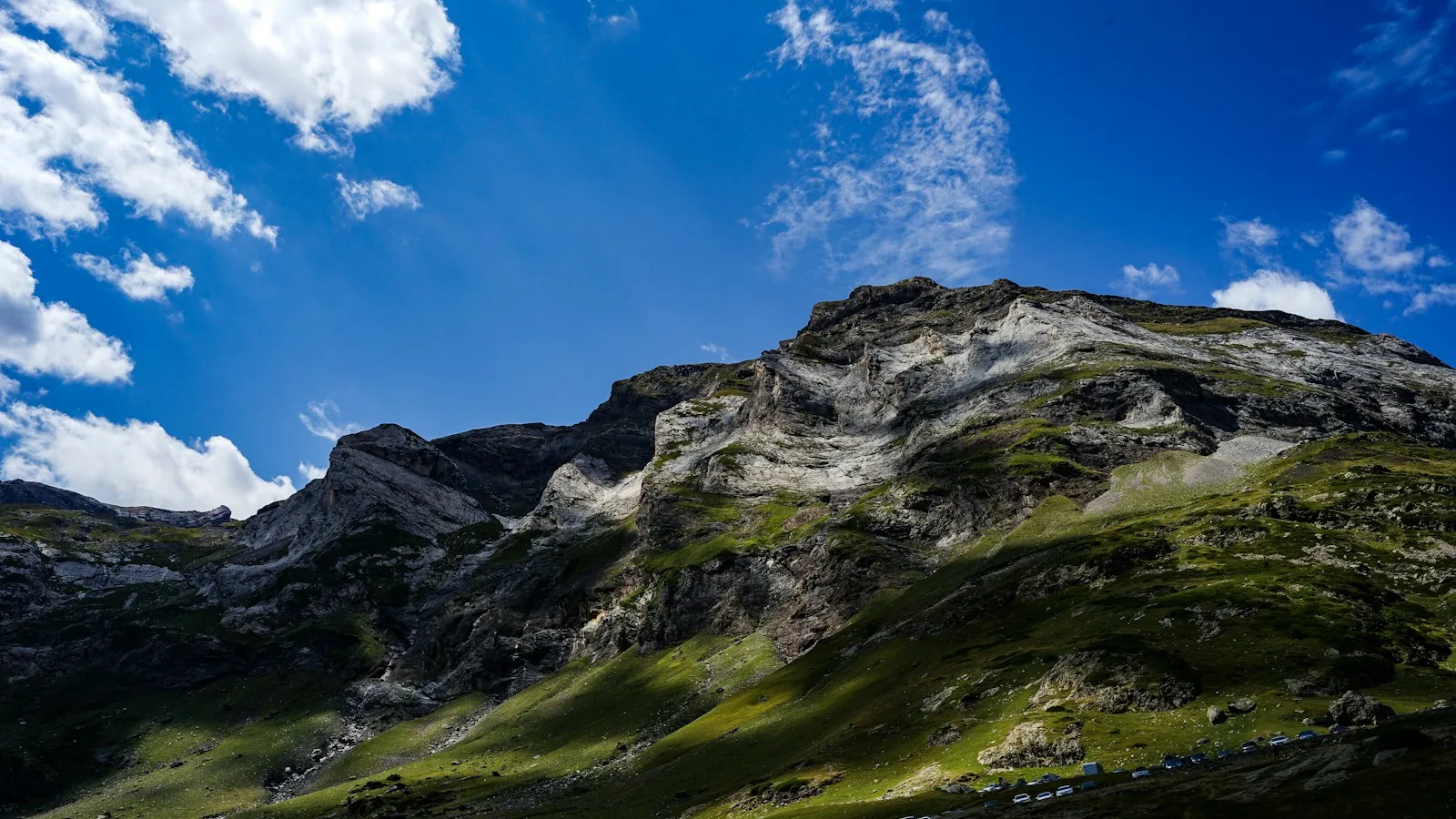 Luz-Saint-Sauveur et Gavarnie : au pied du grand cirque